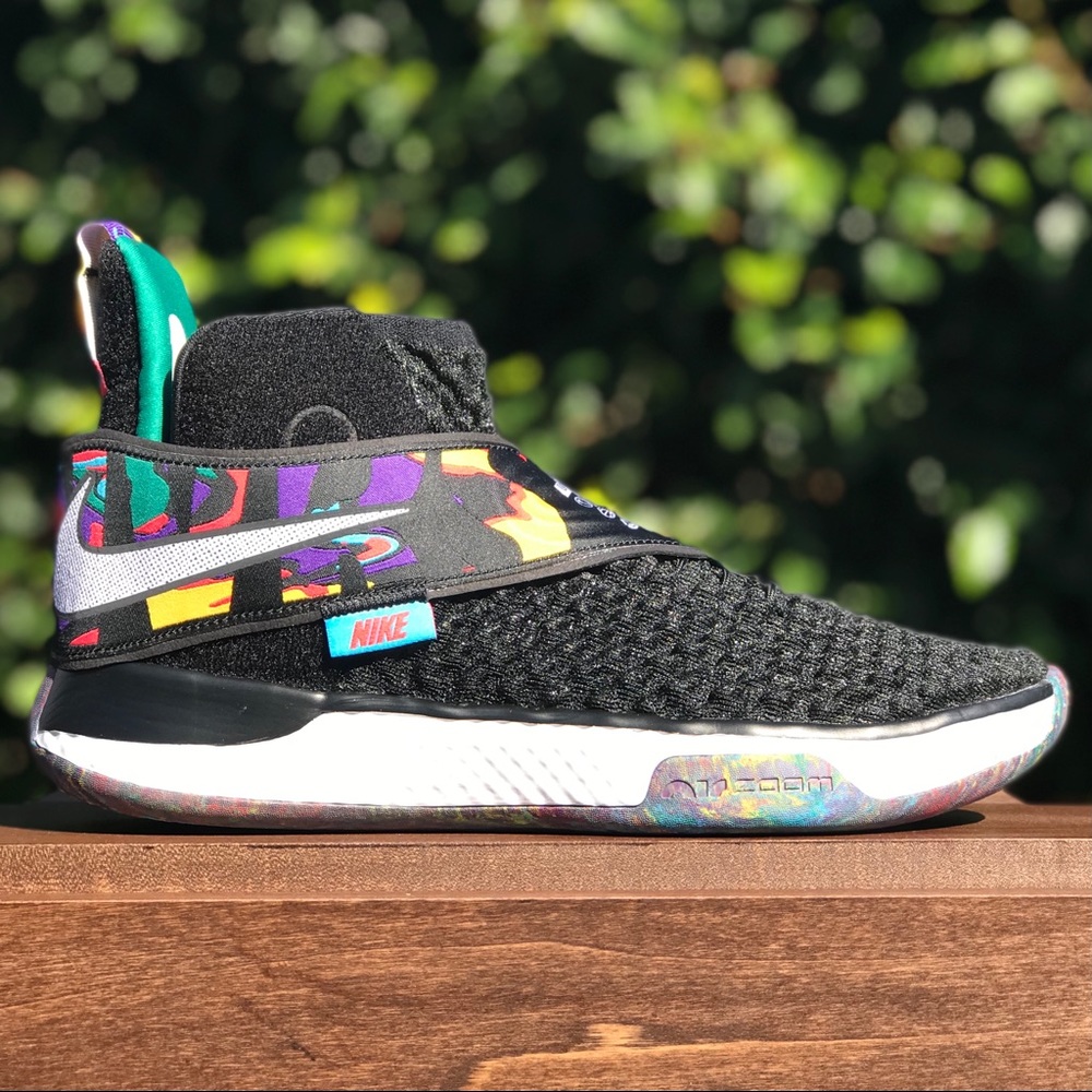 Nike Air Zoom UNVRS Flyease Basketball Shoes